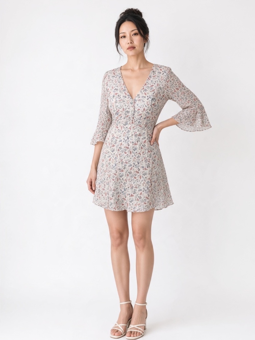 Sadie & Sage Women’s 3/4 Bell Sleeve V Neck Chiffon Floral Mini Dress, size S